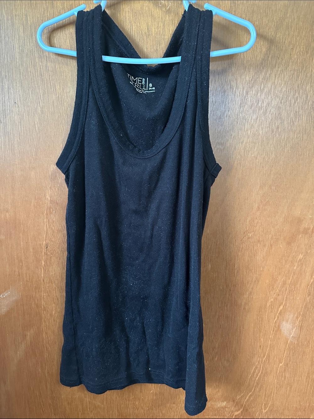 Time and Tru Black Ribbed Scoop Tank Top